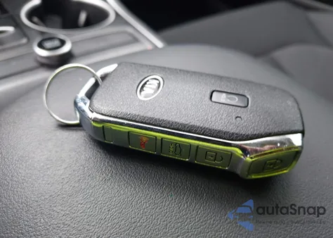 2021 Kia K5 Lxs z USA, uszkodzony, nr VIN 5XXG14J22MG027059